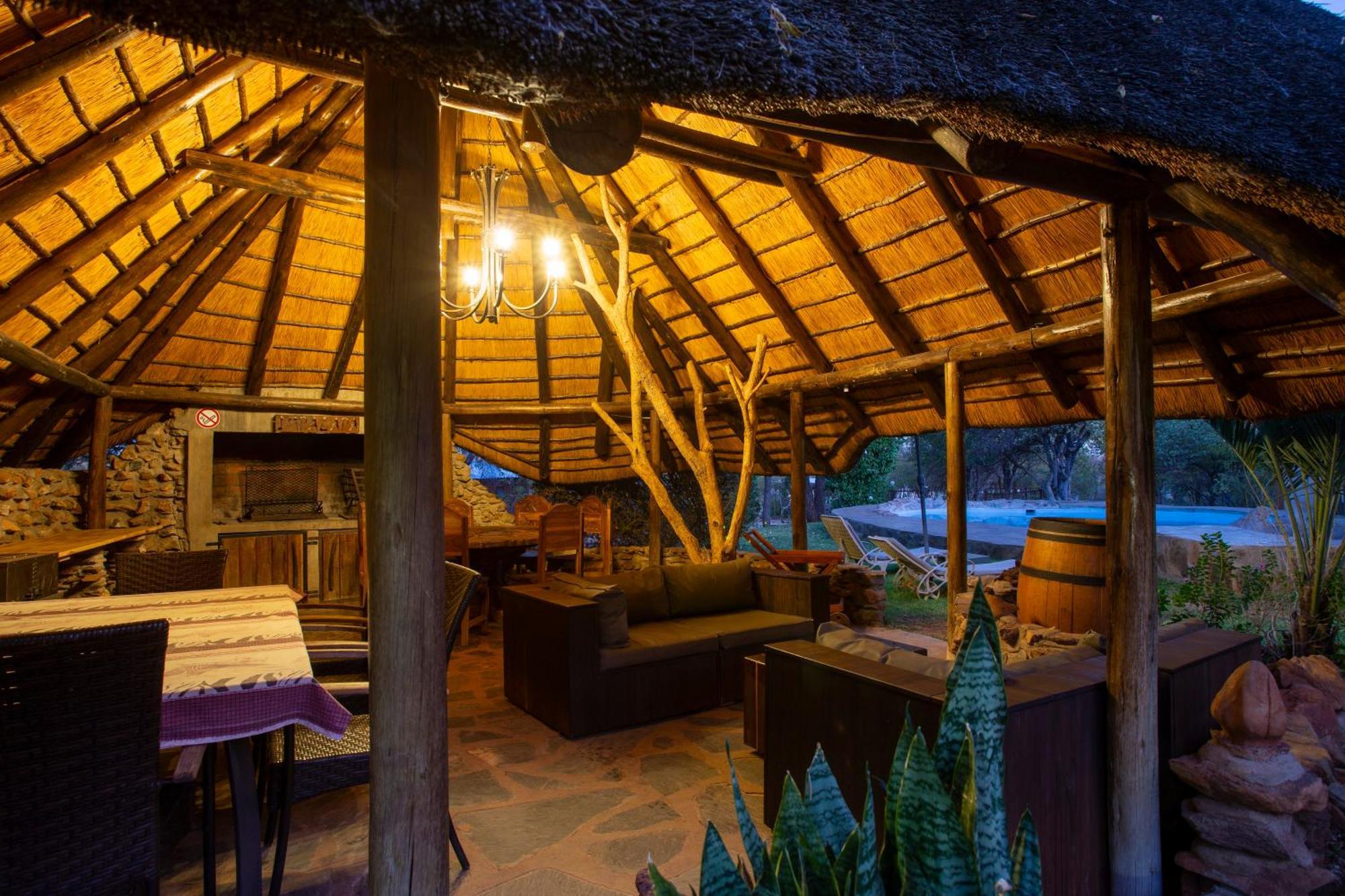 Ijaba Lodge At Buschfeld Park Outjo Esterno foto